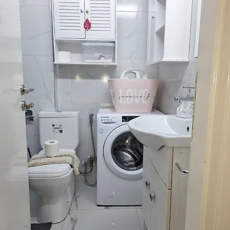 Apartment Comfortable 3rd Floor Near Metro *