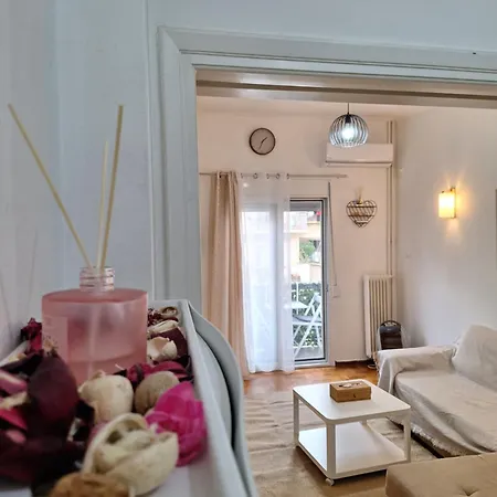 Comfortable 3rd Floor Near Metro * Athens