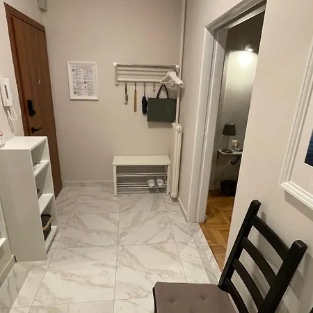 Apartment 4 Newly Renovated Charming Steps From Panormou Metro Station