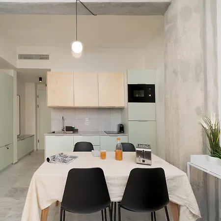 Mooeve Exarchia * אתונה