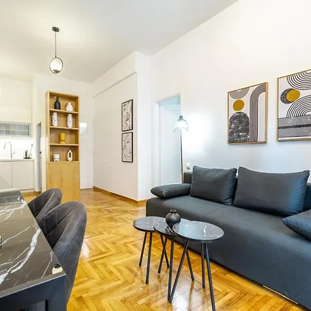 Gk Embassy Apartment *