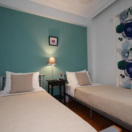 Garden Next To The Mall -private Parking Apartman