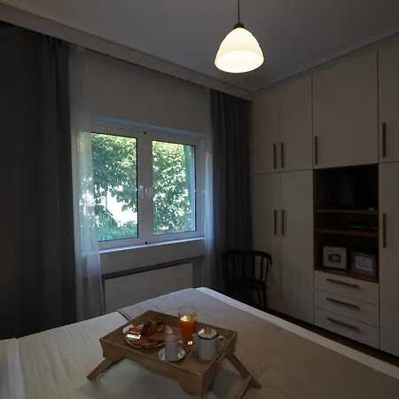 Garden Next To The Mall -private Parking Apartman *