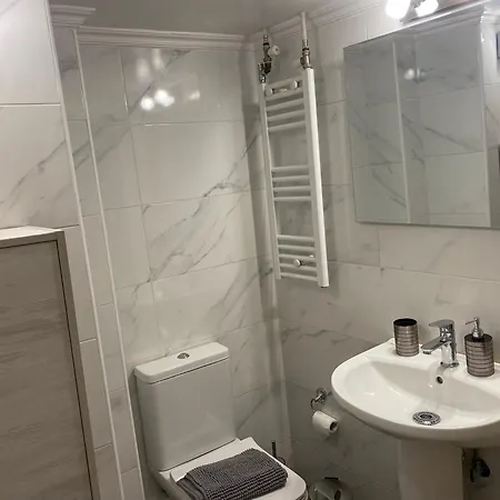 Apartment Olive Tree Deluxe 70m From Metro *