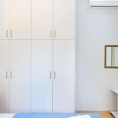 Kazi 3 Apartment *