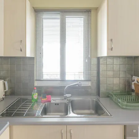 Family Sunny 2 Bedroom 1700M Center 50M Busstop,300M Busstop Acropolis