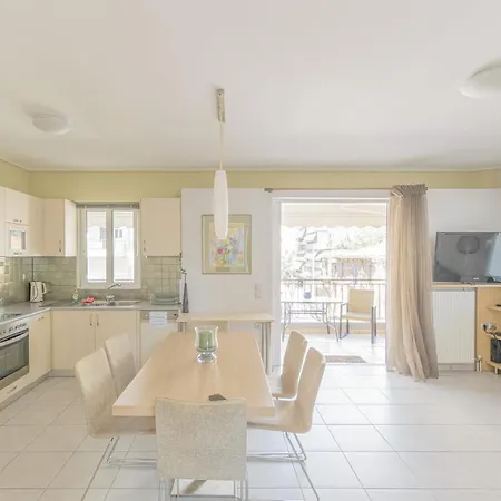 Family Sunny 2 Bedroom 1700M Center 50M Busstop,300M Busstop Acropolis Athens