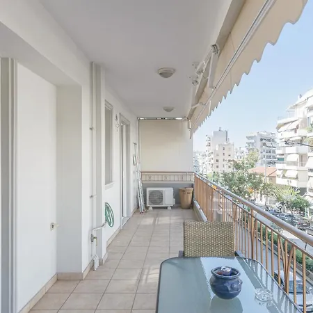 Family Sunny 2 Bedroom 1700M Center 50M Busstop,300M Busstop Acropolis Apartment Athens