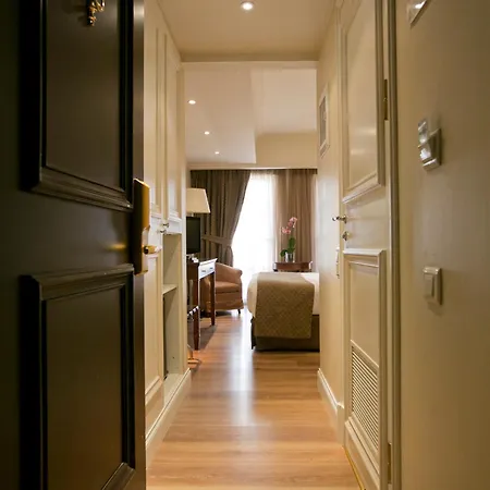 Hera Hotel 4*