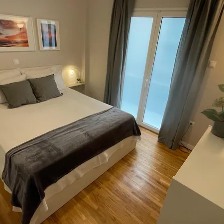 4 Newly Renovated Charming Steps From Panormou Metro Station Apartment *