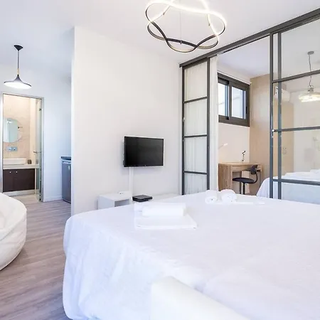 Emily In - Chic Flat With Terrace Syntagma E1 Apartment