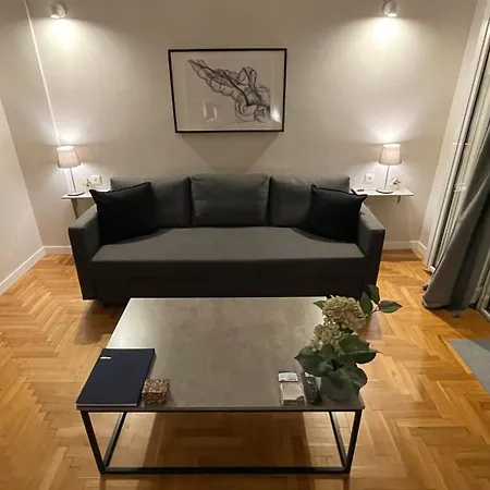 Apartment 4 Newly Renovated Charming Steps From Panormou Metro Station
