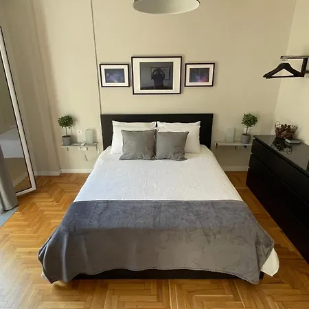 Apartment 4 Newly Renovated Charming Steps From Panormou Metro Station