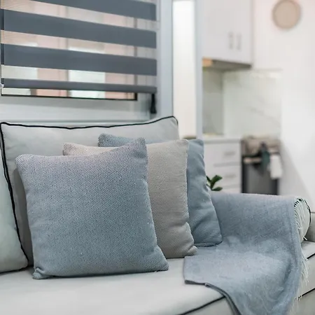 Contemporary 200m From Acropolis 100mbps Netflix * Athens