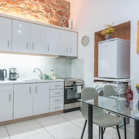 Contemporary 200m From Acropolis 100mbps Netflix