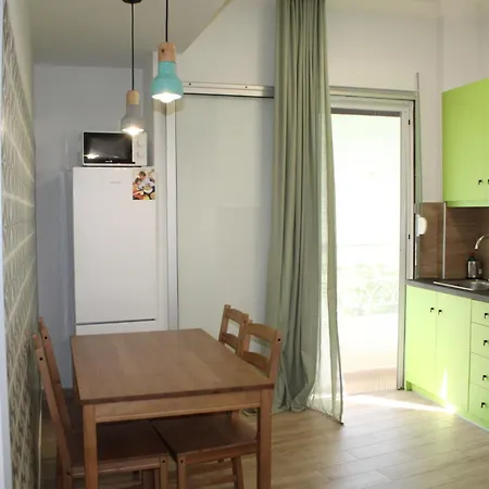 Apartament Themis 16 *