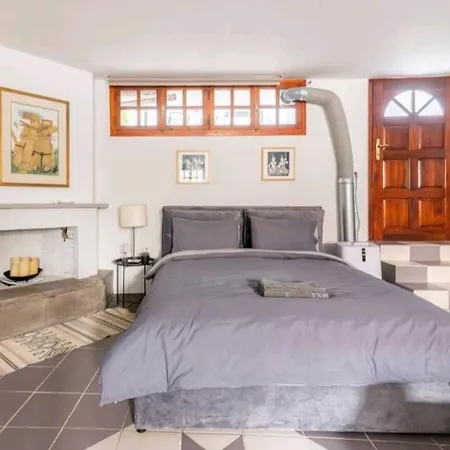 Stunning Near Center Of Apartment Athens