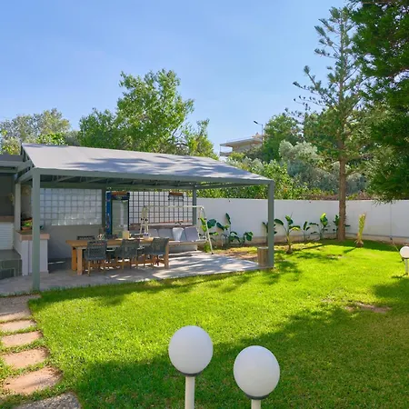 Luxury With Pool, Bbq & Garden In Vouliagmeni Athens