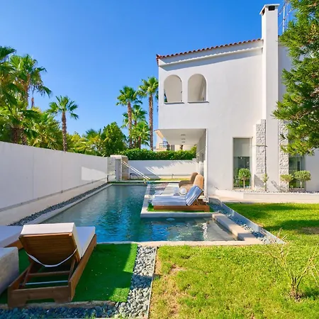 Villa Luxury With Pool, Bbq & Garden In Vouliagmeni Athens