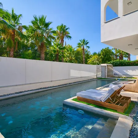 Luxury With Pool, Bbq & Garden In Vouliagmeni Villa
