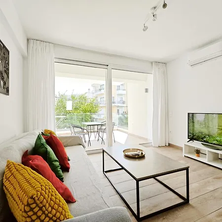 Marathonomachon By Verde Apartments