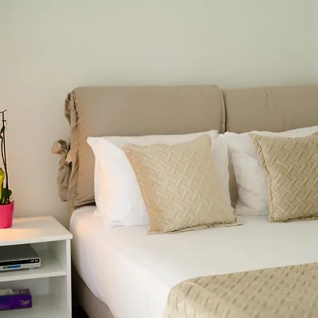 Villa Luxury With Pool, Bbq & Garden In Vouliagmeni