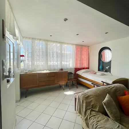 Beautiful View - 2 Bedroom Athens