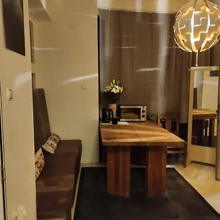 A Bright Art House With Parking Near Oaka For A Short Athens