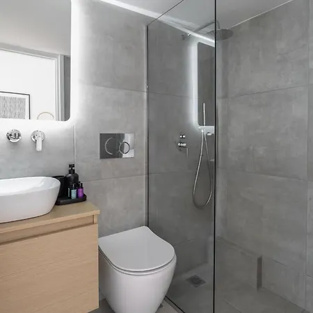 Elliot Neapoli, Apartment Athens