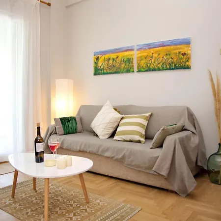 Aroura Homes 2br Balcony Metro