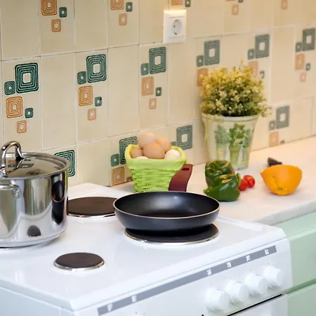 Apartment Aroura Homes 2br Balcony Metro *