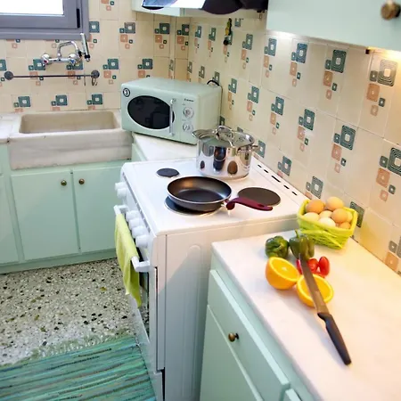 Apartment Aroura Homes 2br Balcony Metro *