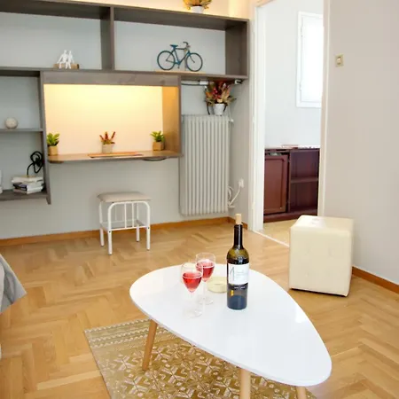 Aroura Homes 2br Balcony Metro