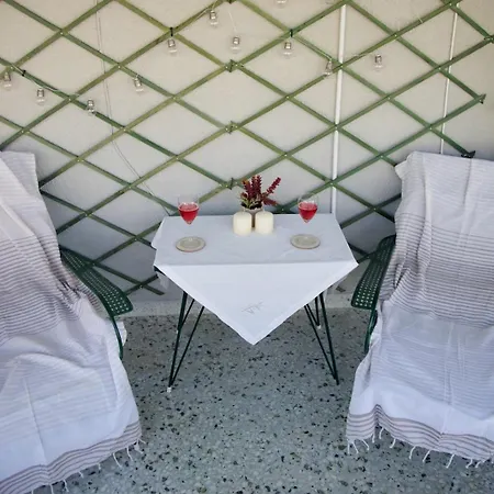 Aroura Homes 2br Balcony Metro Athens