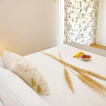 Aroura Homes 2br Balcony Metro Athens