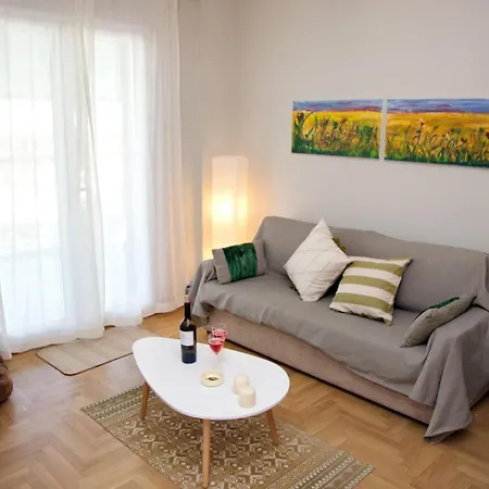 Apartment Aroura Homes 2br Balcony Metro Athens