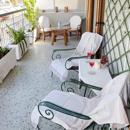 Aroura Homes 2br Balcony Metro Athens
