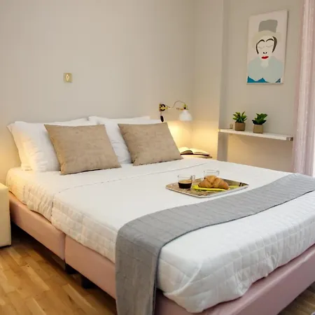 Apartment Aroura Homes 2br Balcony Metro