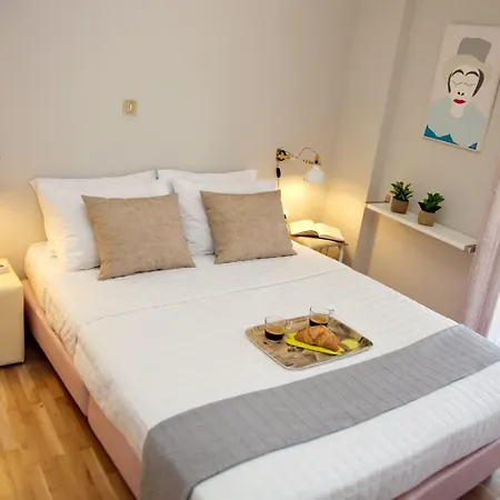 Aroura Homes 2br Balcony Metro