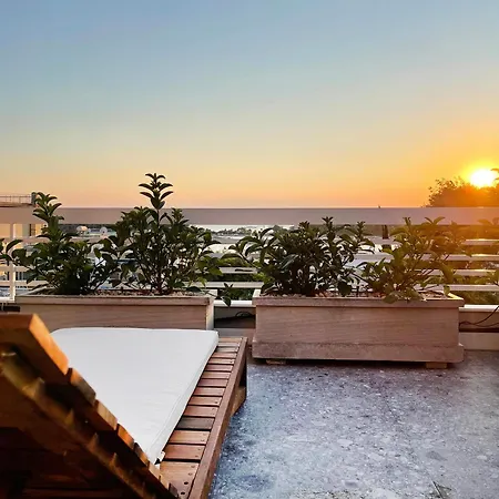 Blue Bay Vouliagmeni Luxury