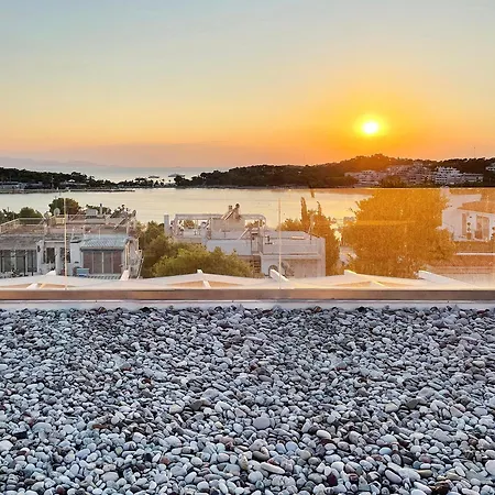 Blue Bay Vouliagmeni Luxury *