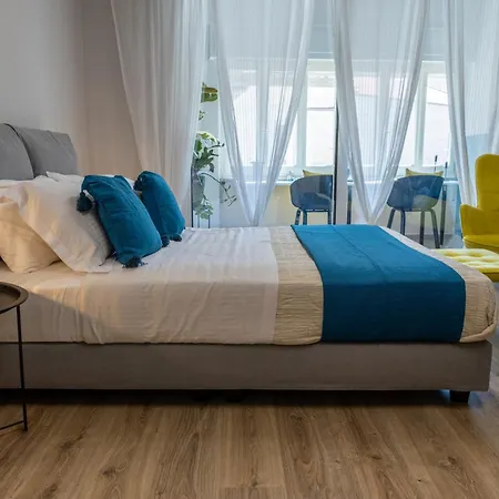 Athenian Sensations And In The Heart Of *