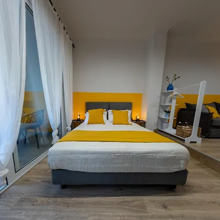 Athenian Sensations And In The Heart Of Athens
