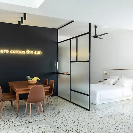 Apartment Here Comes The Sun *