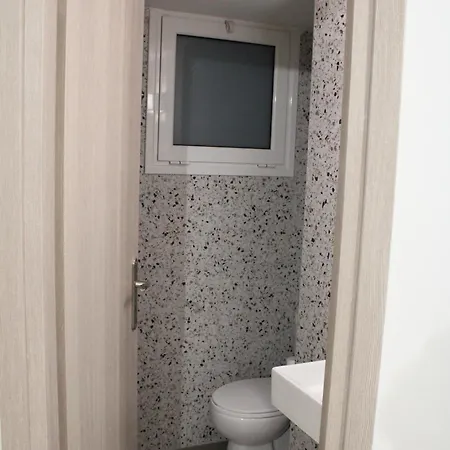 Apartment Themis 16 *