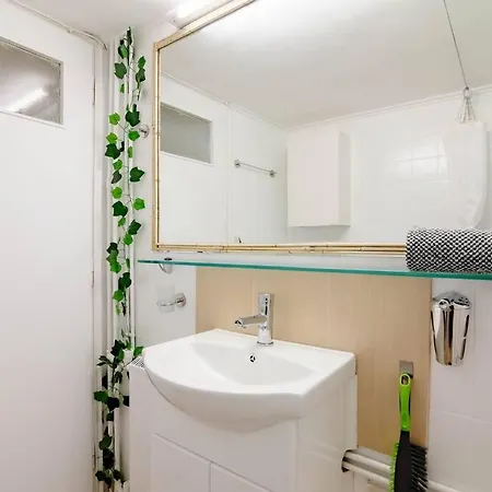 Paradise 50 Sqm Near To Metro #2 * Athens