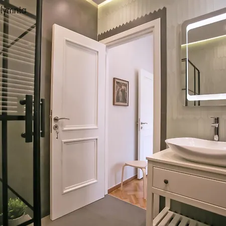 Apartment Polymnia & Melpomene By Heloni *