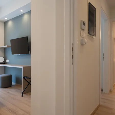 דירה Newly Renovated 2 Bedroom Apartment, 5min To Metro