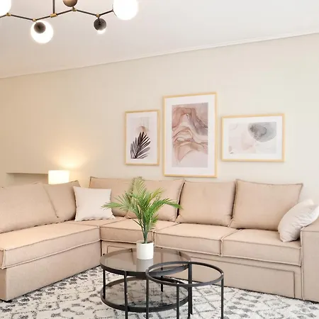 Elegant In Pagrati Apartment