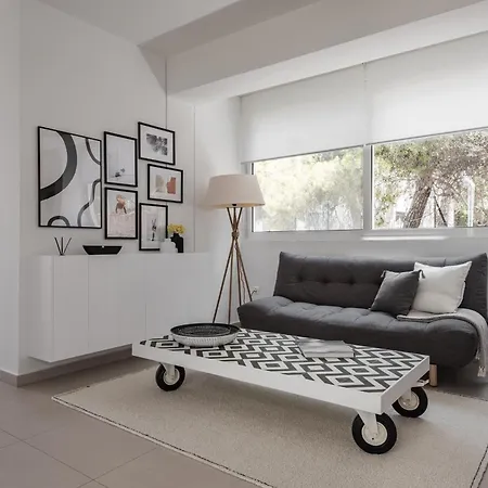 Bliss Living Apartment *